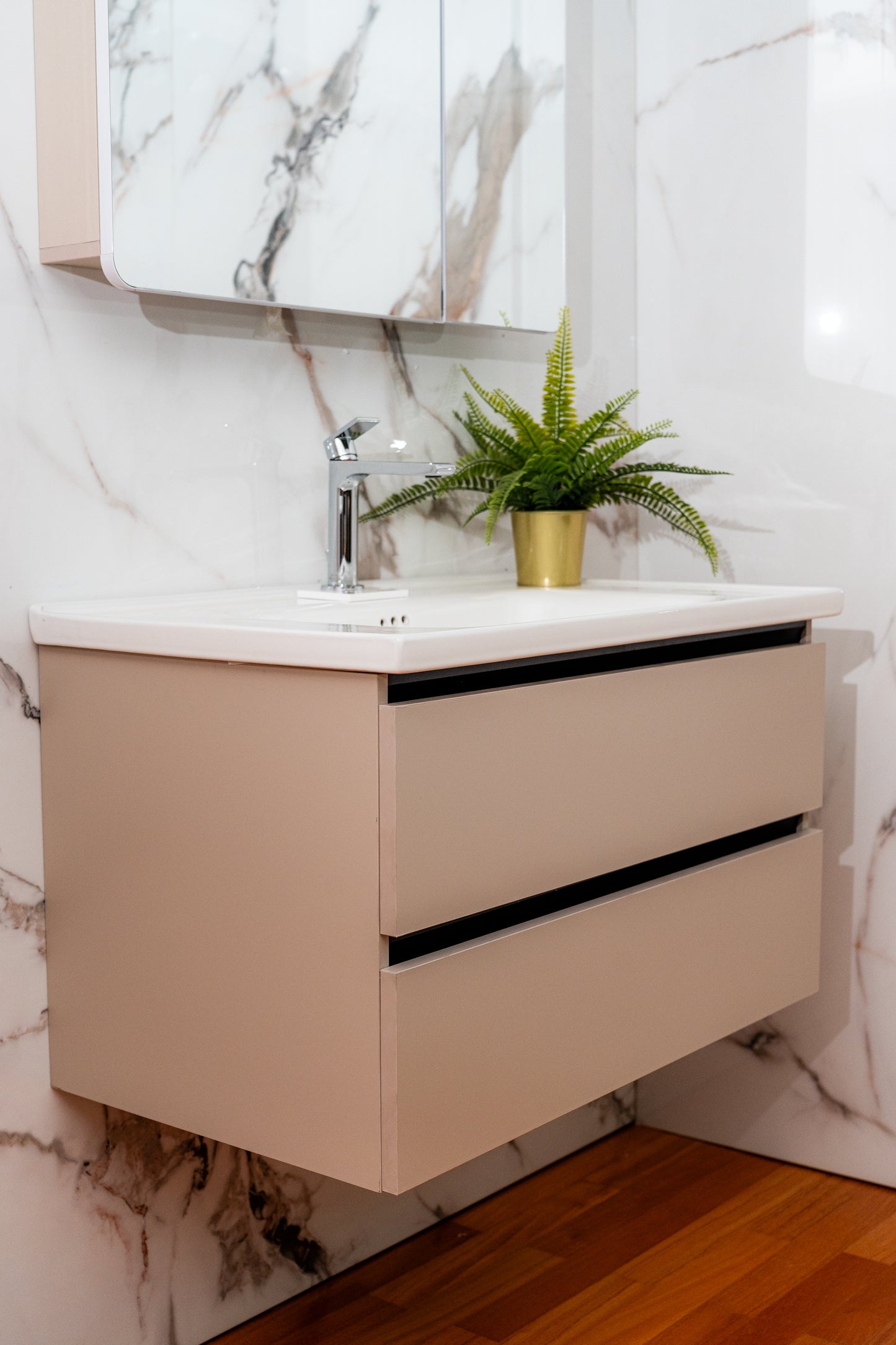 Mobile da Bagno con Specchio Contenitore, Armadietto , 80 cm, Gola Nera