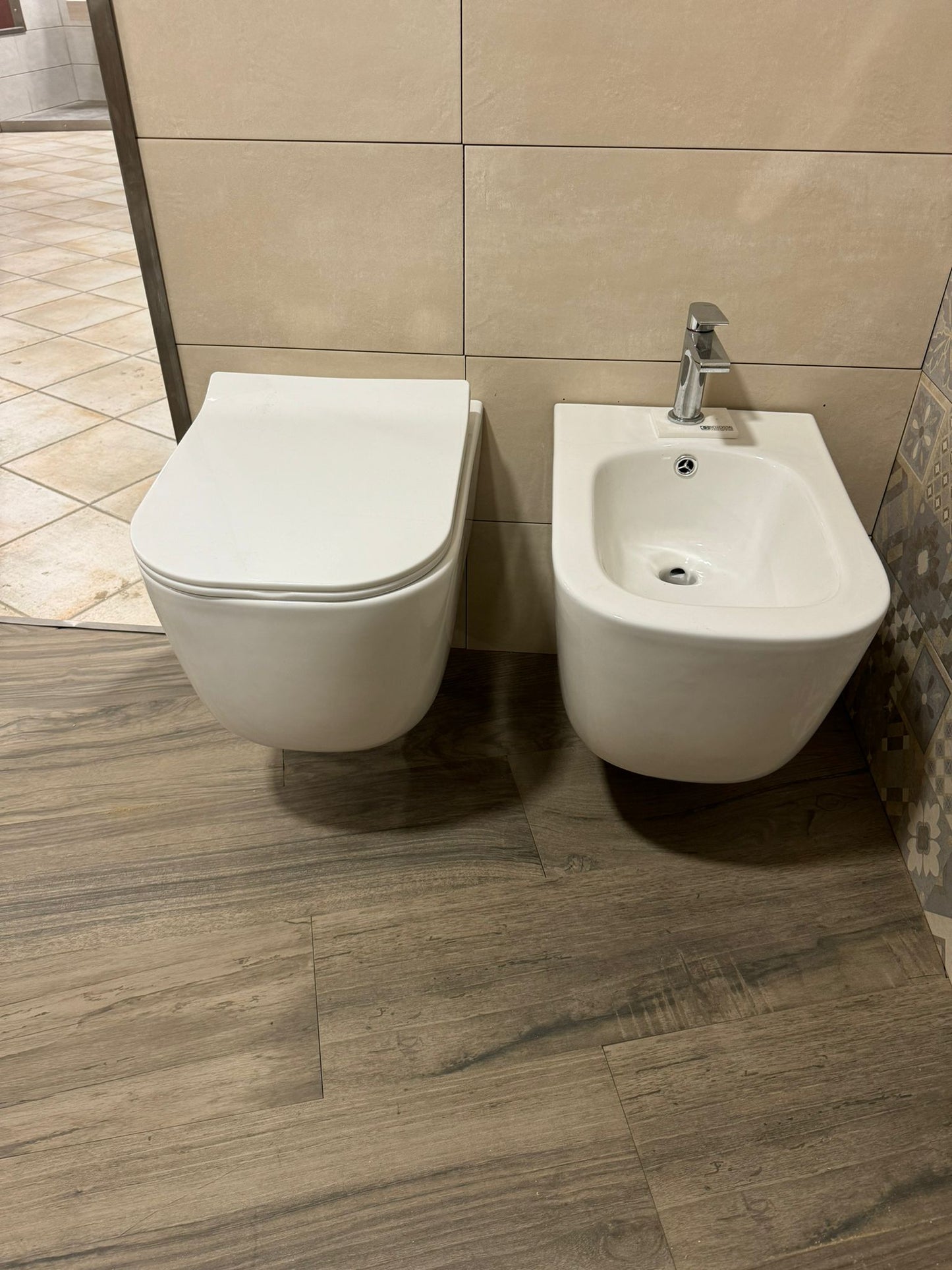 Sanitari Sospesi Rimless Londra