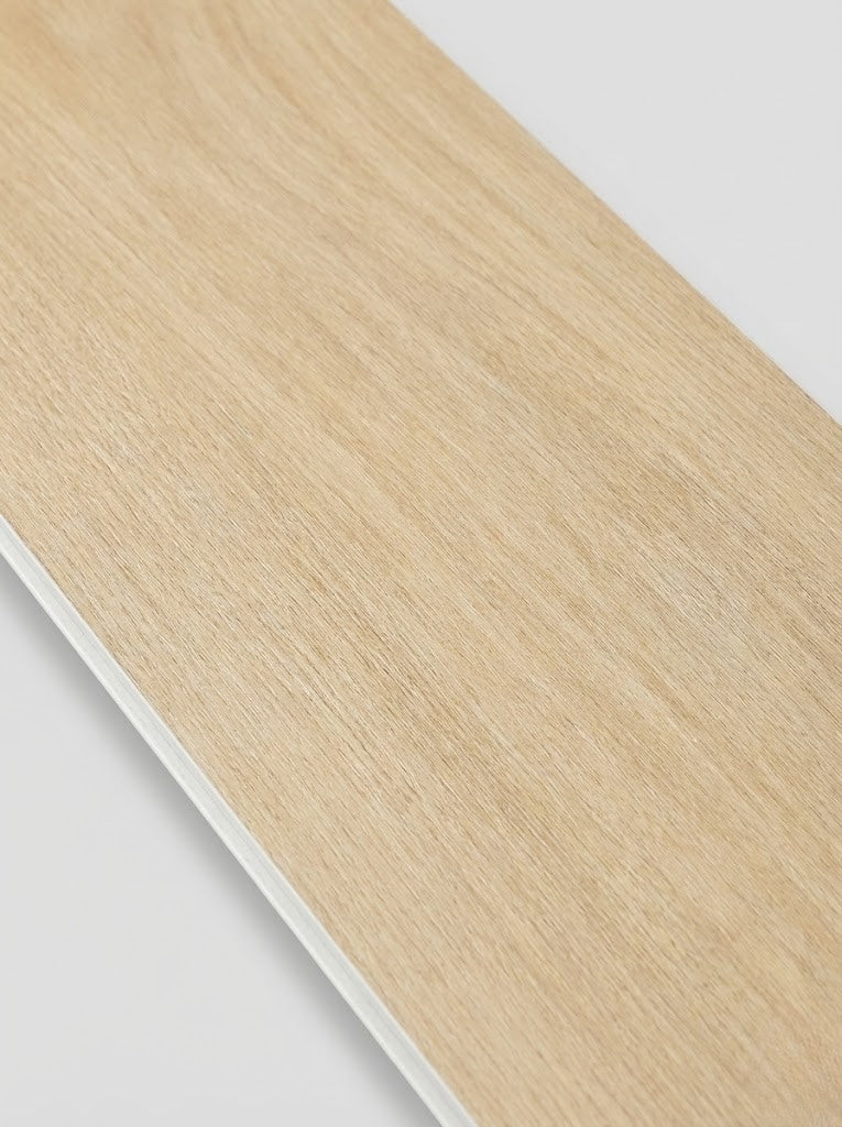 Pavimento SPC Effetto Legno – 5 mm con Tappetino Integrato Rovere Naturale